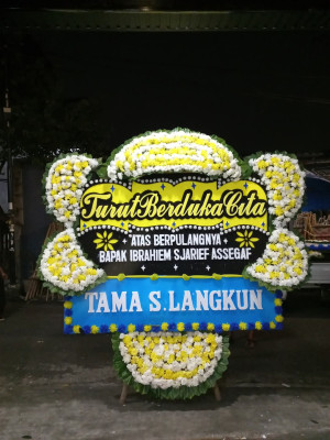 Papan Bunga Duka di Iwaka